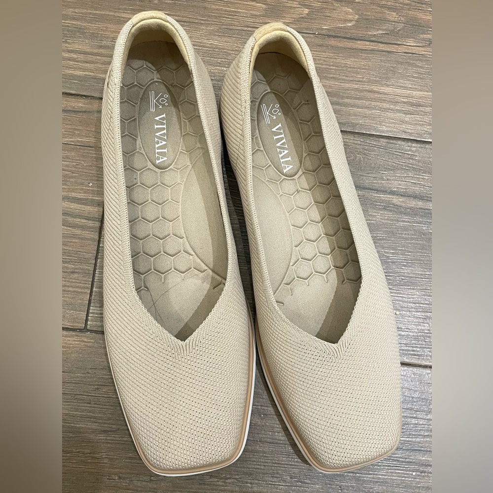 Vivaia Square-Toe All Day Standing flats (Mabel) in almond color - size 7 - Picture 4 of 5